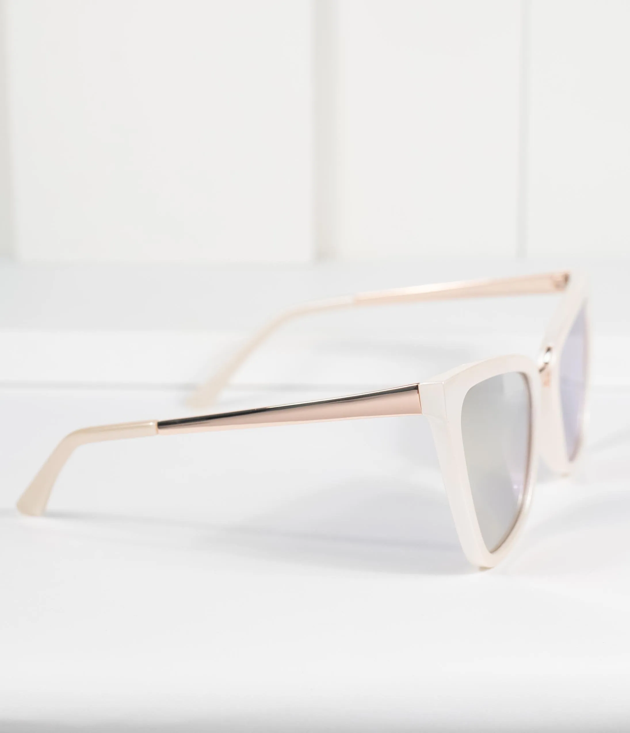 Quay Pearl & Rose Gold Reina Cat Eye Sunglasses