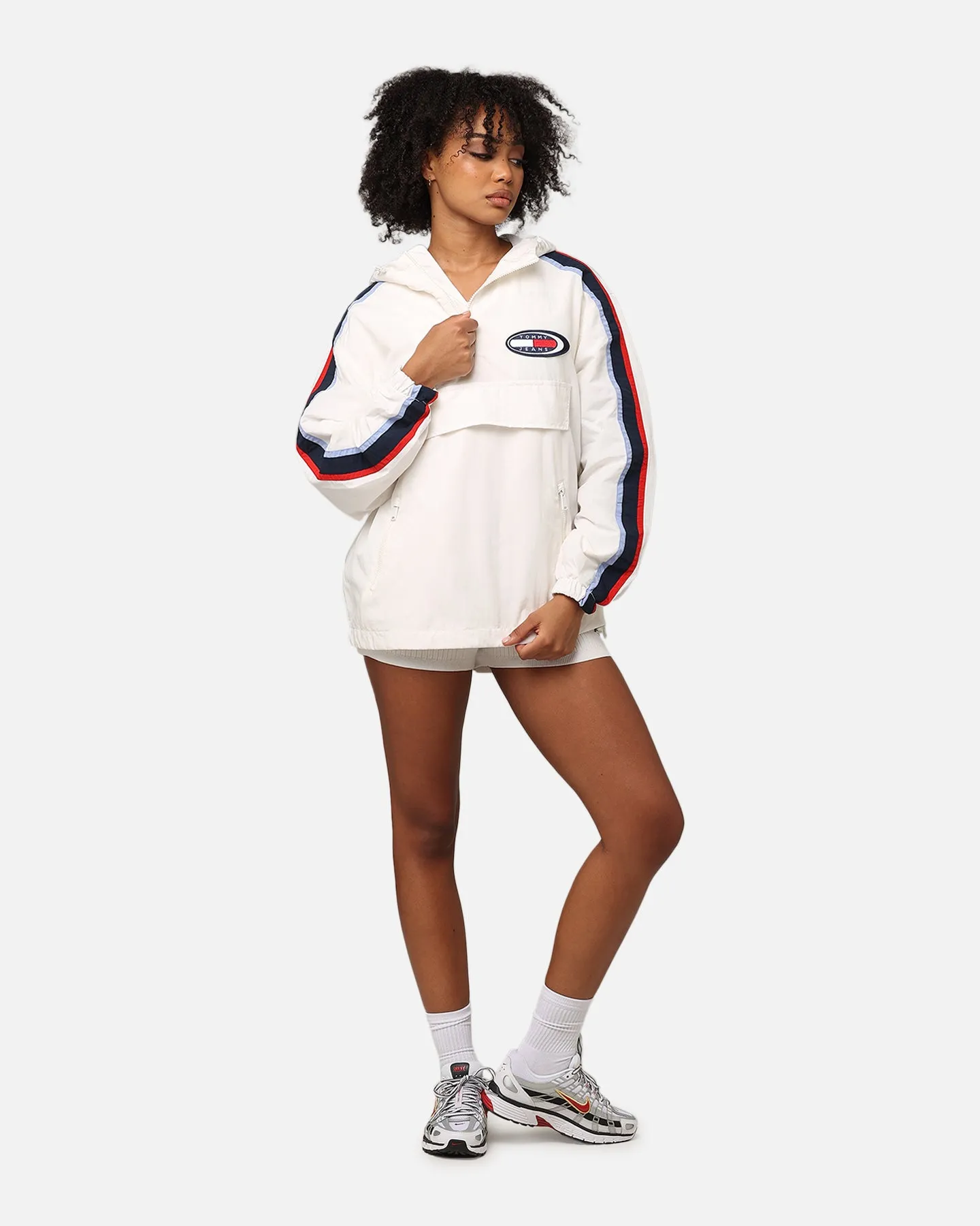 Tommy Jeans Women's TJW Archive Chicago Pullover Jacket Ancient White